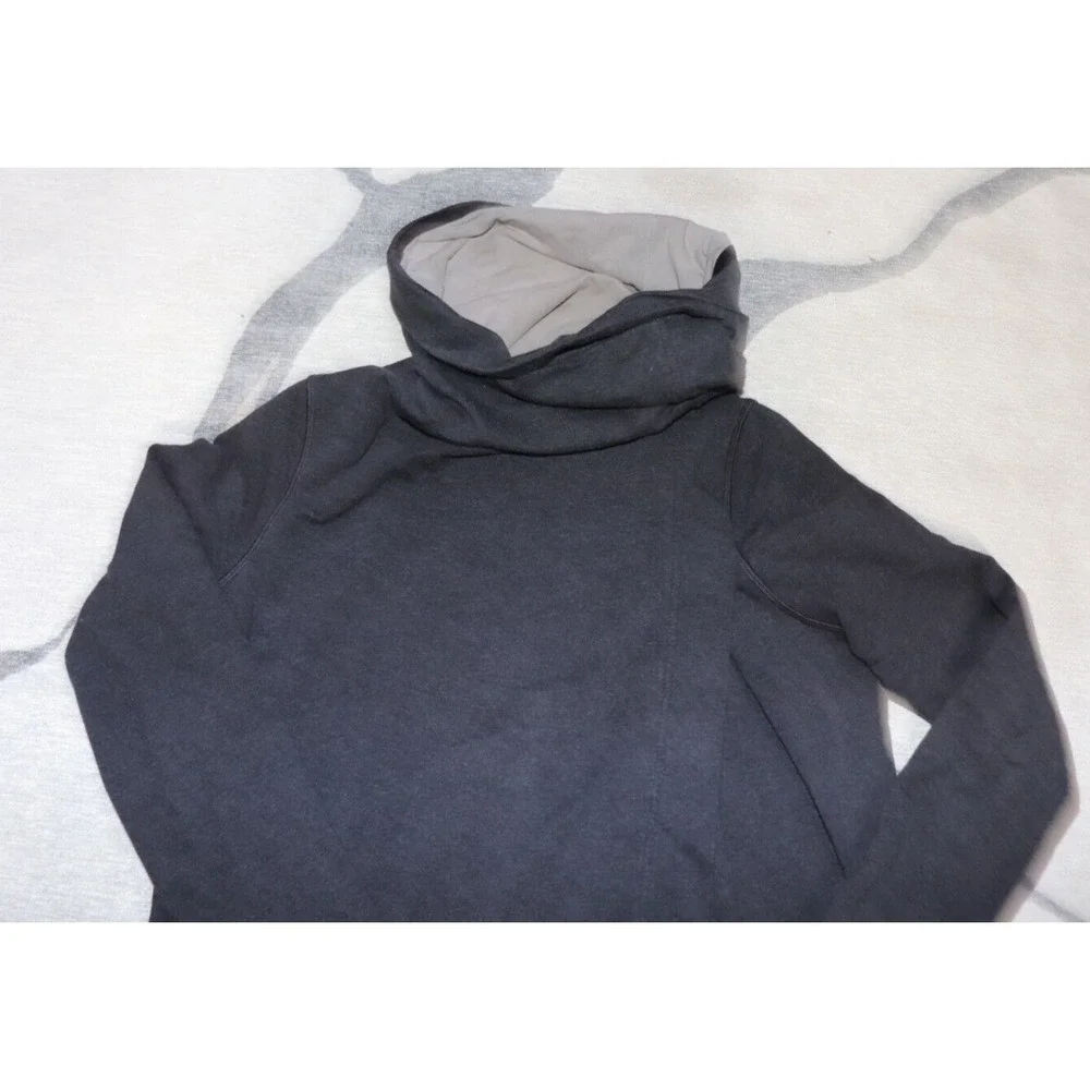 Lululemon Grey Method Wrap Asymmetrical Zip Cowl Neck Jacket size 4 - Picture 2 of 5